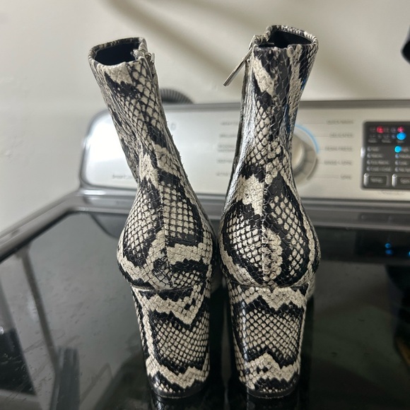 Snakeskin Patterned Ankle Boots - Picture 4 of 6